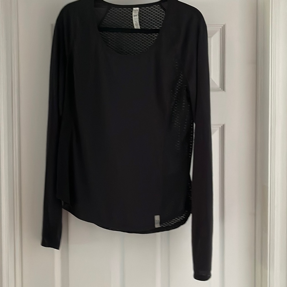 Under Armour long sleeve athletic top size large